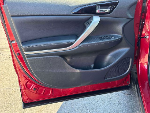 Used 2024 Mitsubishi Eclipse Cross SEL AWD/4WD image 12