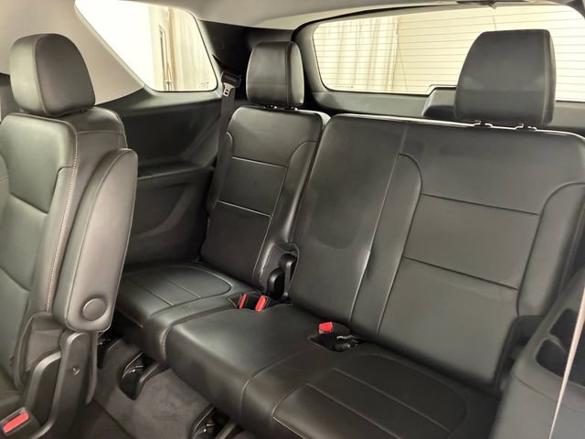 Used 2020 Chevrolet Traverse LT w/ LPO, Blackout Package image 18