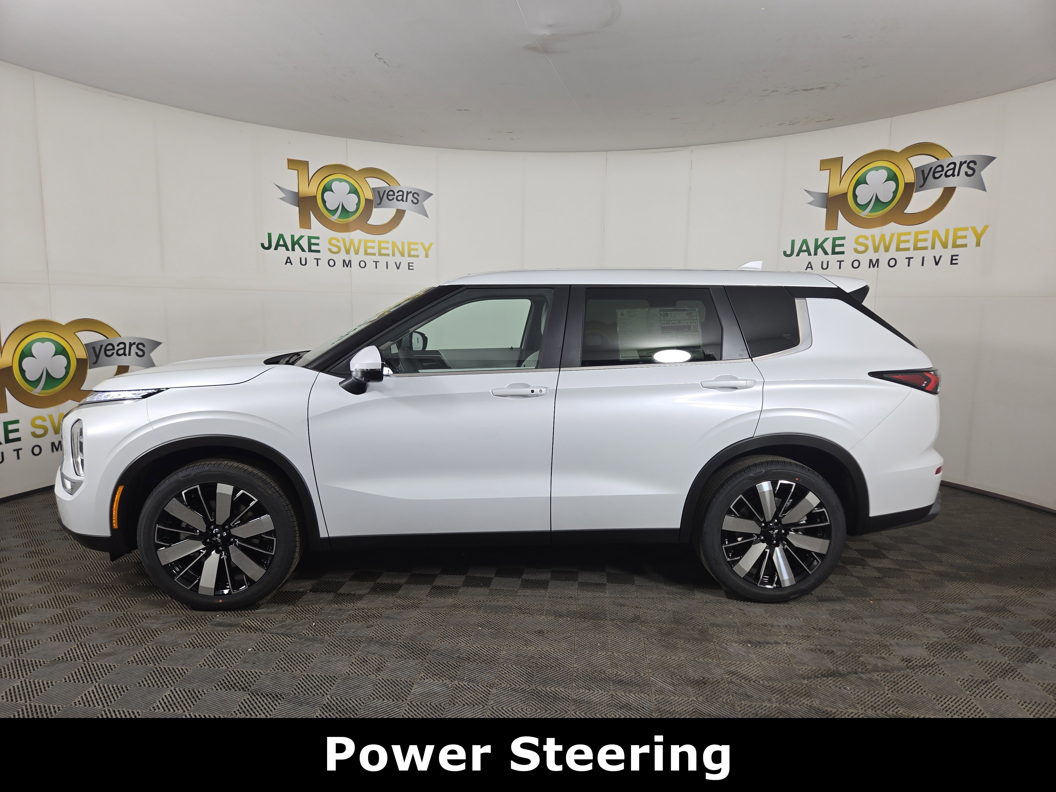 New 2026 Mitsubishi Outlander SE image 4