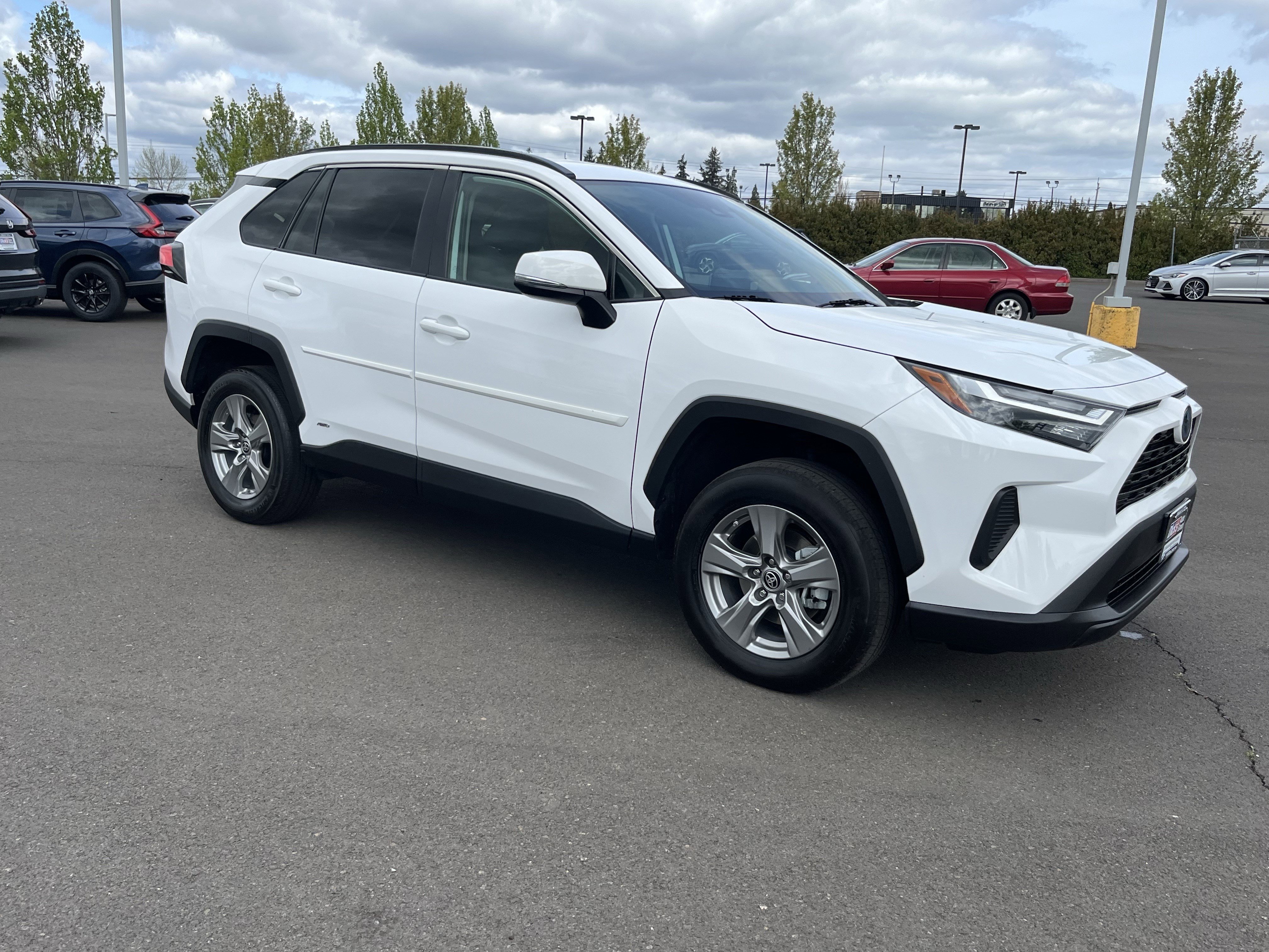 Used 2024 Toyota RAV4 LE AWD/4WD image 13