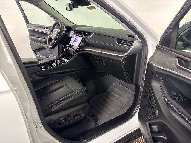 Certified 2023 Jeep Grand Cherokee Limited image 29