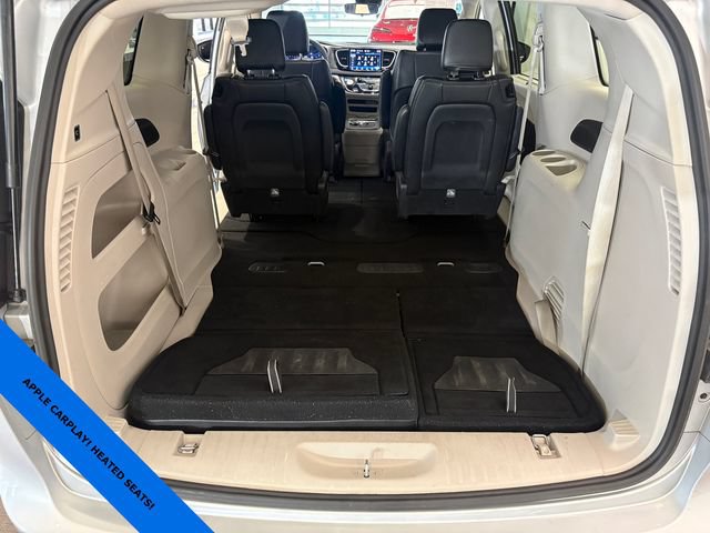 Used 2023 Chrysler Pacifica Touring-L FWD image 25
