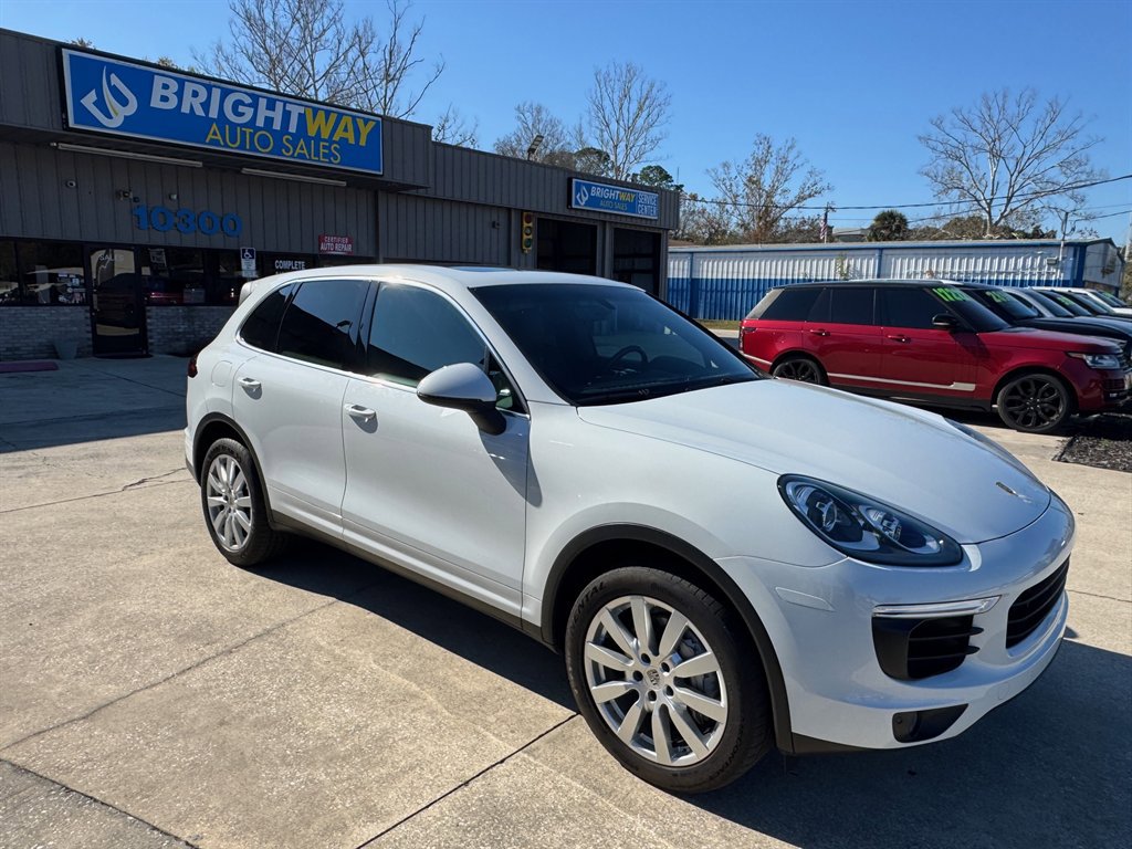 Used 2015 Porsche Cayenne S image 3