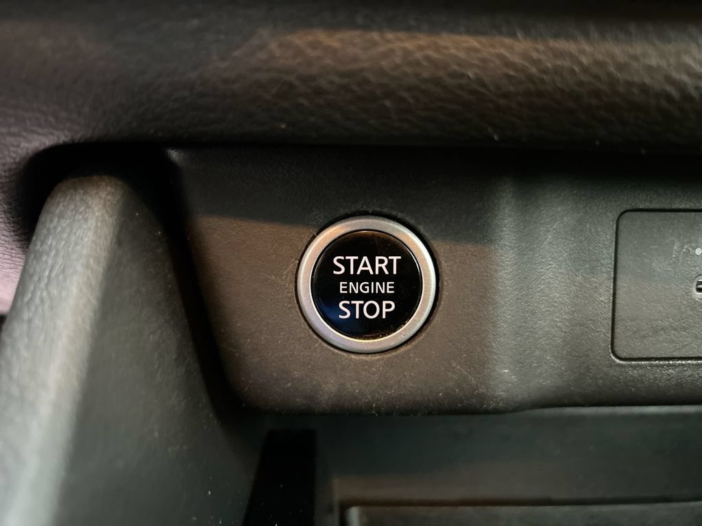 Used 2023 Nissan Rogue S AWD/4WD image 20