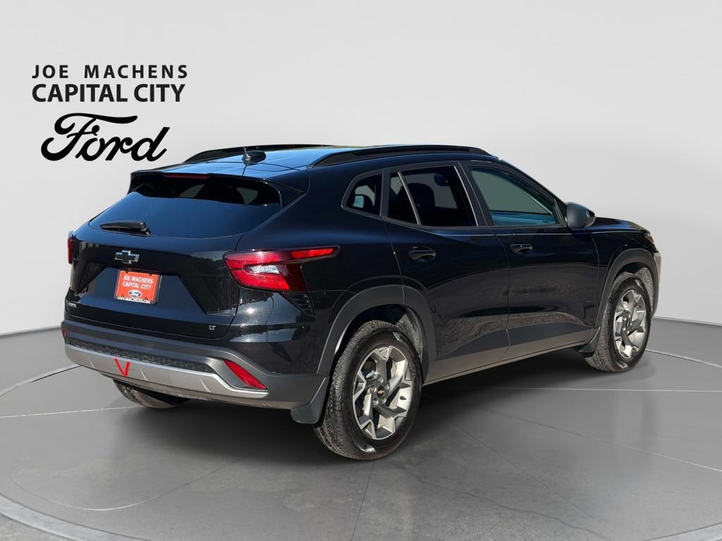 Used 2026 Chevrolet Trax LT w/ Sunroof Package FWD image 5