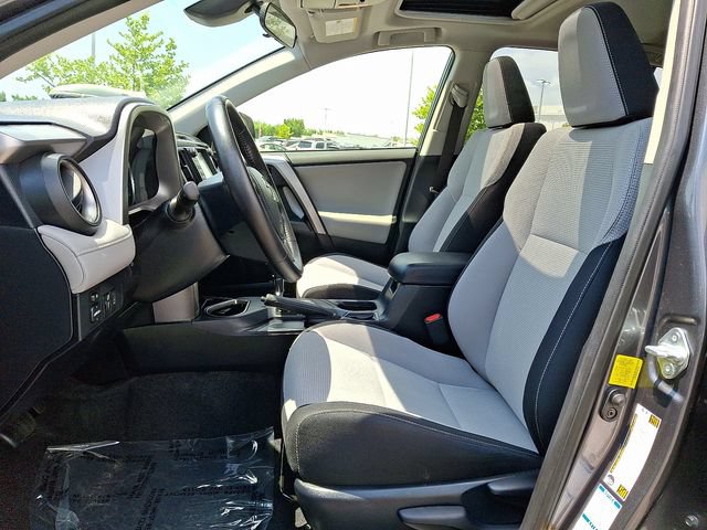 Used 2016 Toyota RAV4 XLE w/ Convenience Package AWD/4WD image 9