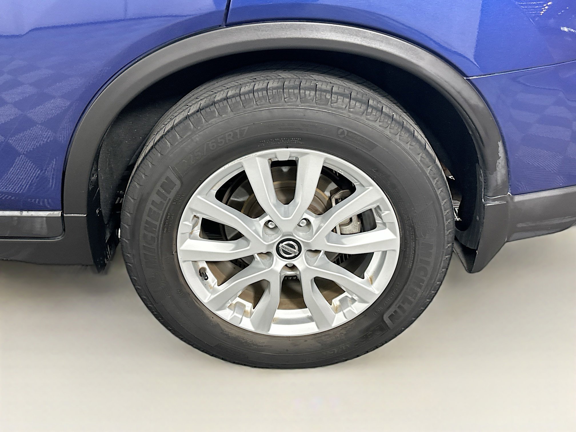 Used 2018 Nissan Rogue SV w/ Premium Package image 11