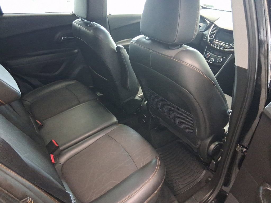 Used 2019 Chevrolet Trax LT w/ Sun & Sound Package AWD/4WD image 20