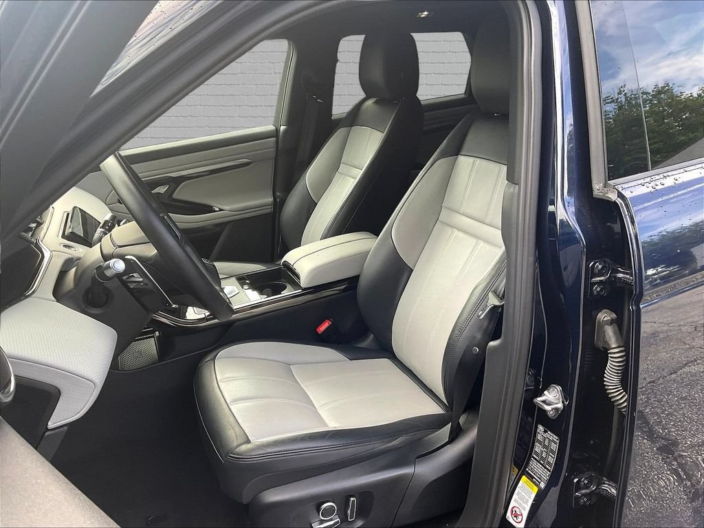 Used 2022 Land Rover Range Rover Evoque R-Dynamic S AWD/4WD image 18
