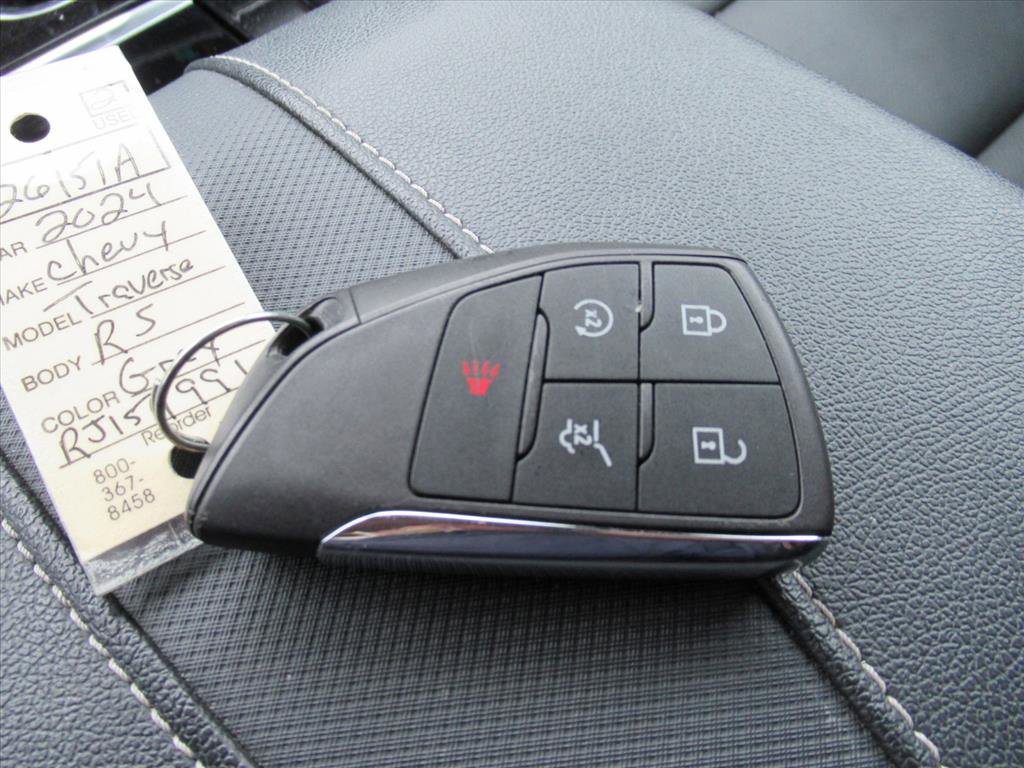 Used 2024 Chevrolet Traverse RS w/ LPO, Floor Liner Package image 31