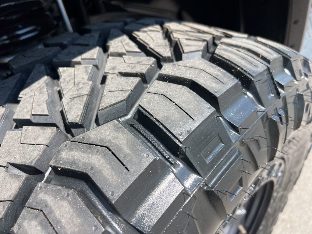 Used 2021 Jeep Wrangler Unlimited Sahara w/ Uconnect 4C Nav & Sound Group AWD/4WD image 9