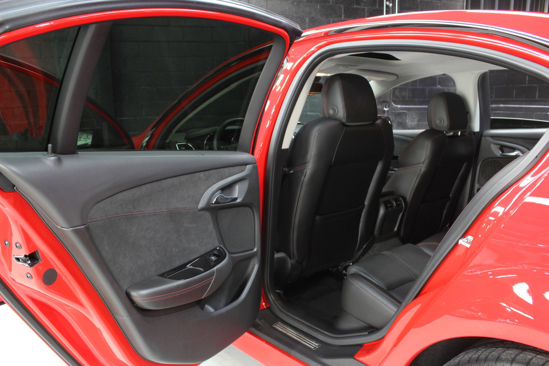 Used 2014 Chevrolet SS RWD image 41