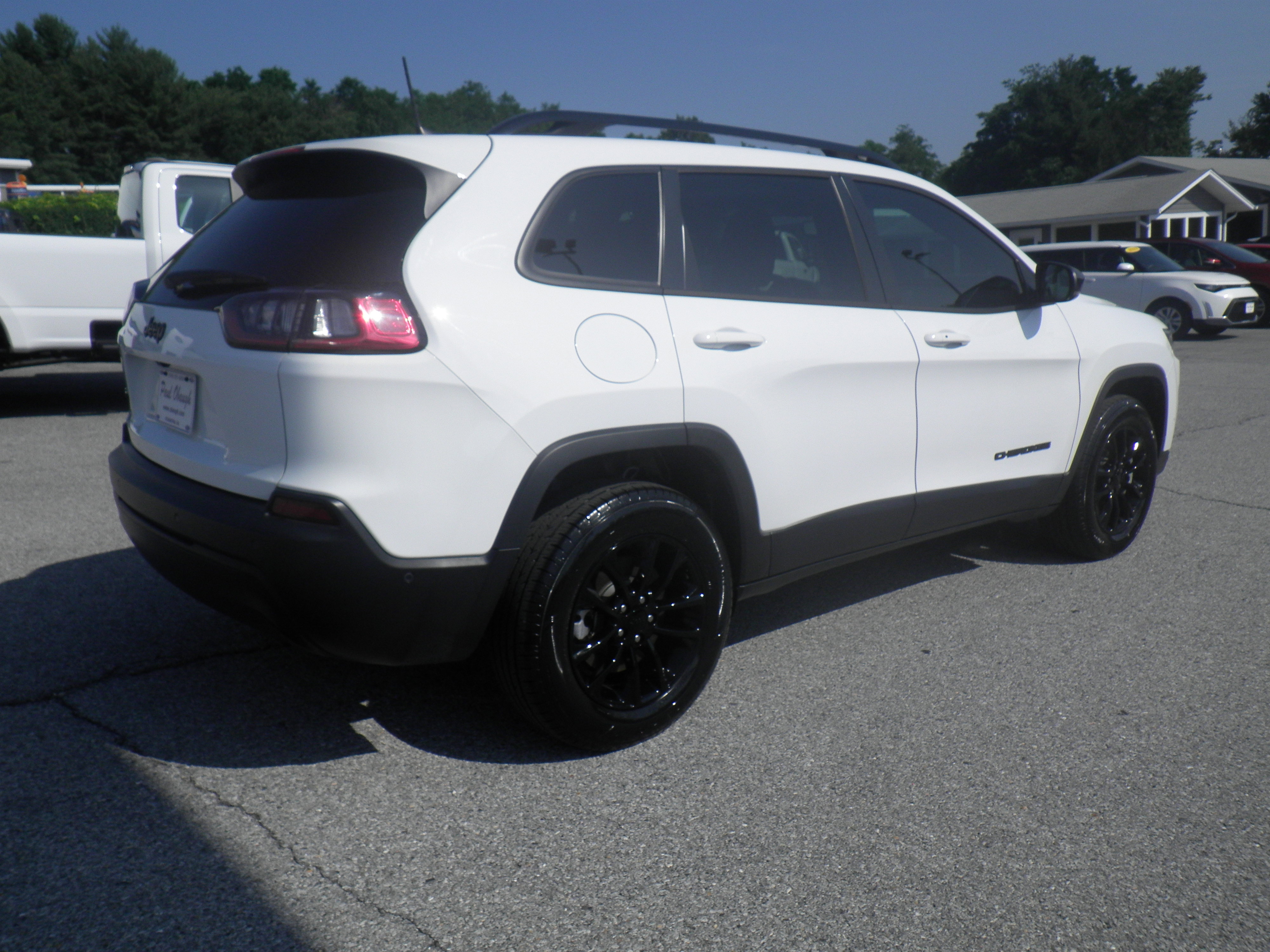 Used 2023 Jeep Cherokee Altitude Lux image 7