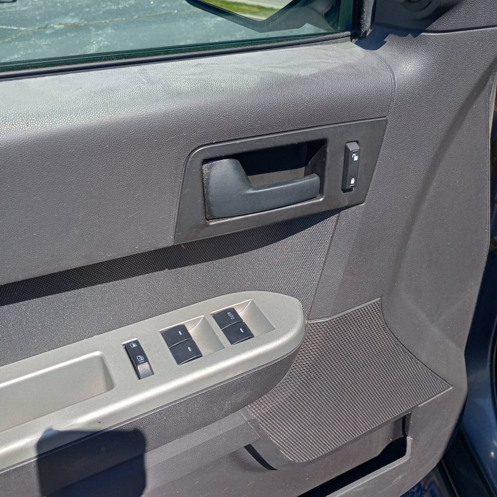 Used 2012 Ford Escape XLT AWD/4WD image 12