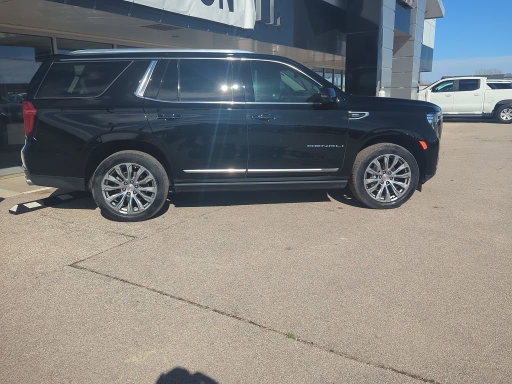 Used 2021 GMC Yukon Denali w/ Denali Premium Package image 5
