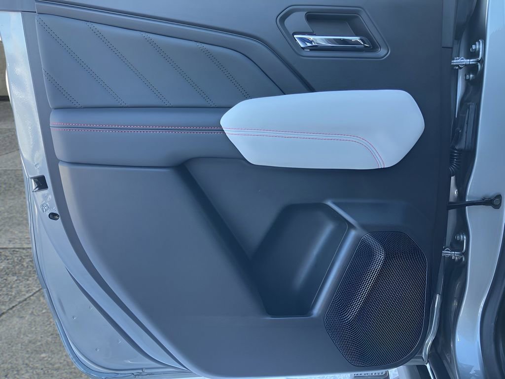 Used 2024 GMC Canyon AT4X image 43