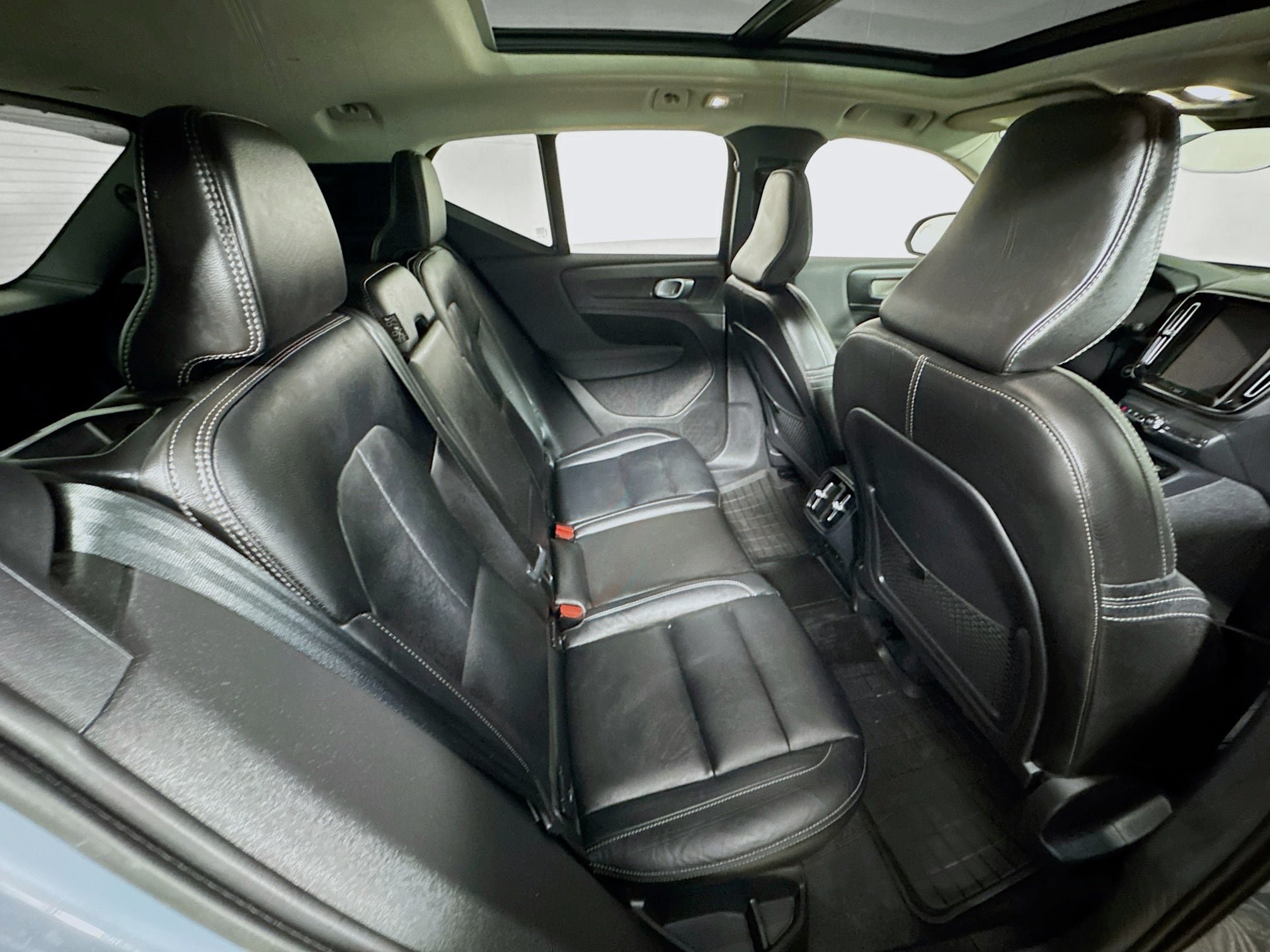 Used 2023 Volvo XC40 B5 Plus w/ Protection Package Premier AWD/4WD image 25