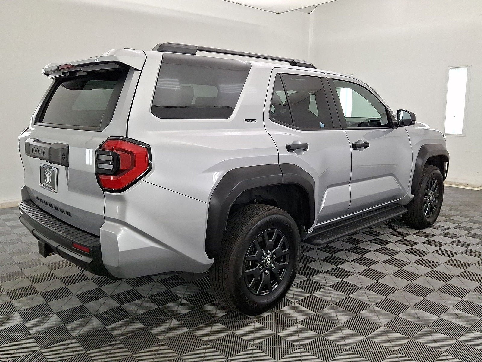 Certified 2025 Toyota 4Runner SR5 AWD/4WD image 16