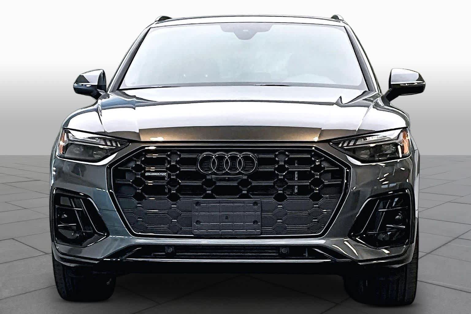 Used 2024 Audi Q5 e Prestige w/ Prestige Package AWD/4WD image 4