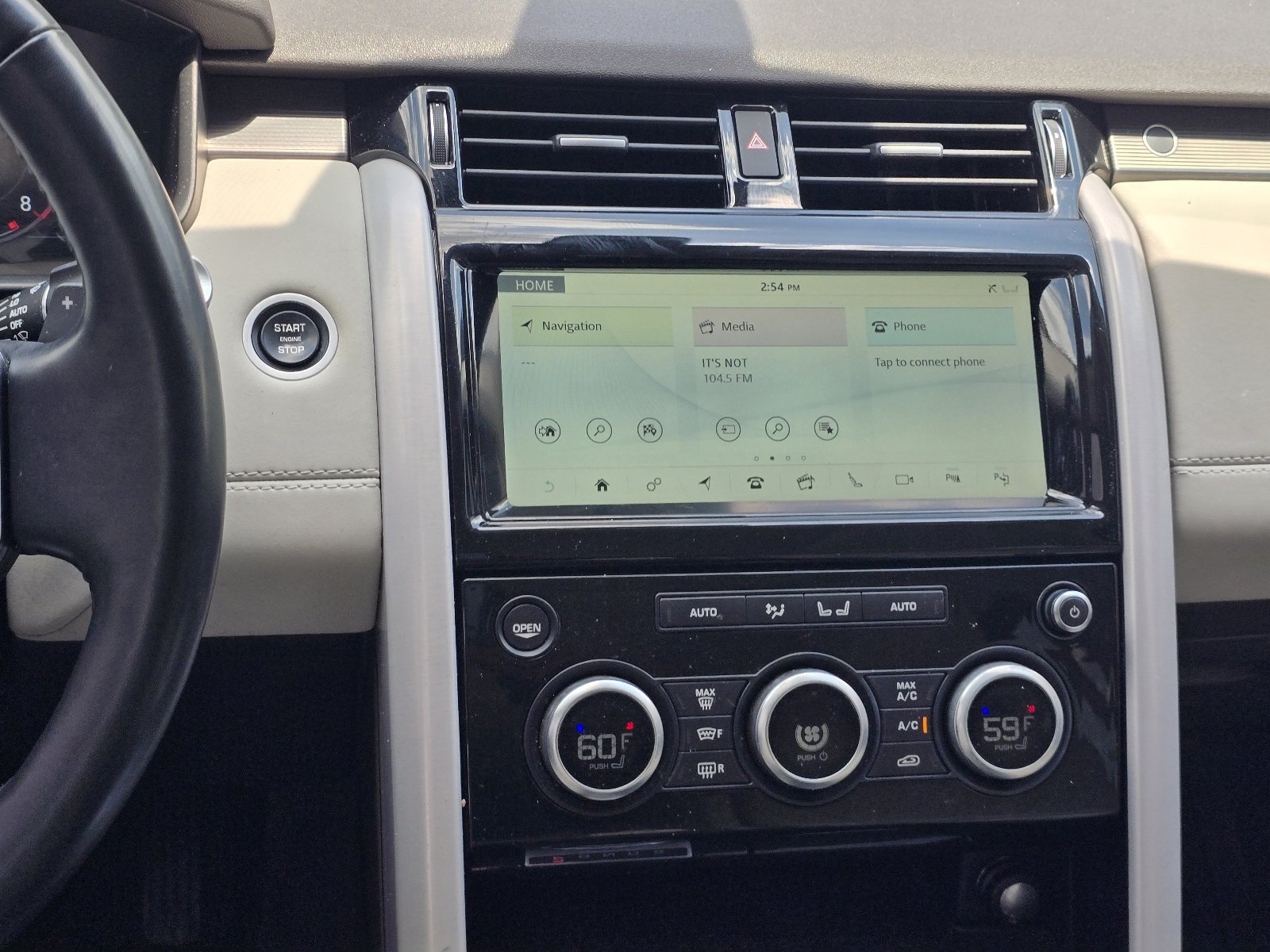 Used 2020 Land Rover Discovery HSE AWD/4WD image 16