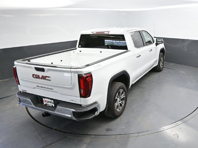 Used 2024 GMC Sierra 1500 SLT AWD/4WD image 31