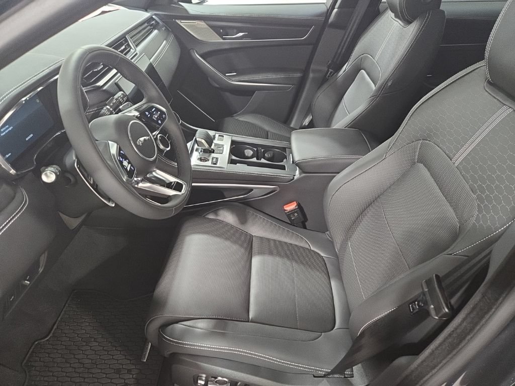 New 2026 Jaguar F-PACE R-Dynamic S AWD/4WD image 23