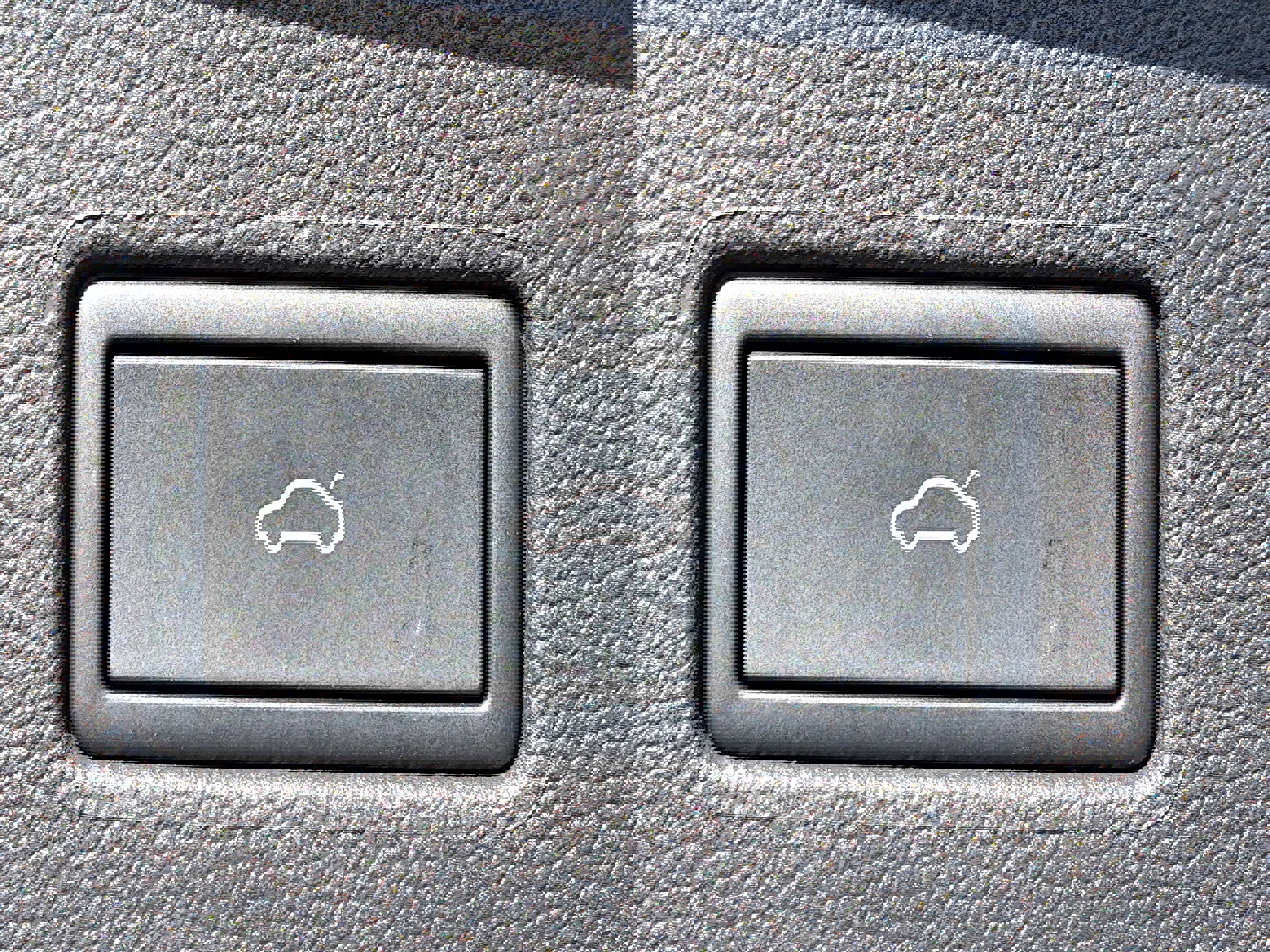 Certified 2024 Volkswagen Tiguan SEL R-Line image 13