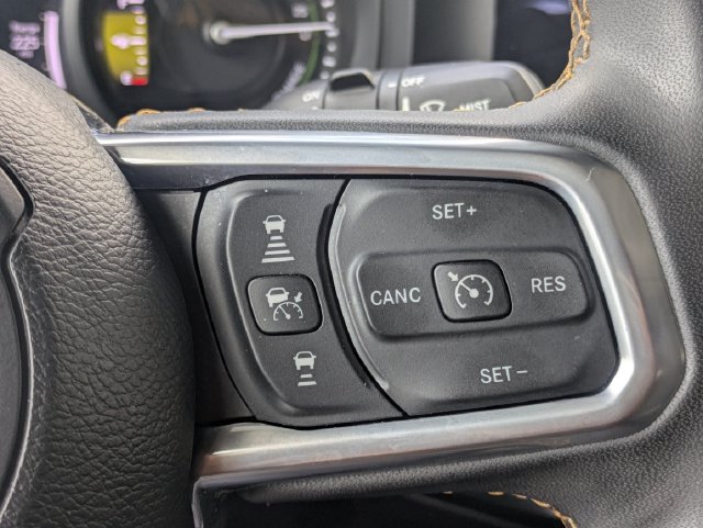 Used 2024 Jeep Wrangler Unlimited Sahara AWD/4WD image 24