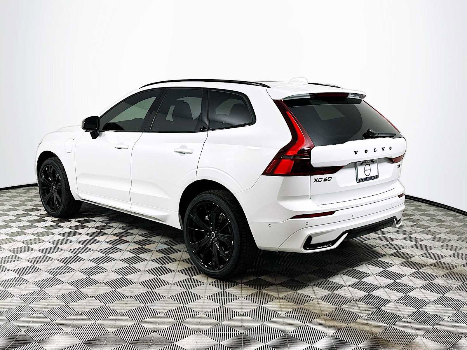 New 2026 Volvo XC60 T8 Ultra w/ Climate Package PRO AWD/4WD image 5