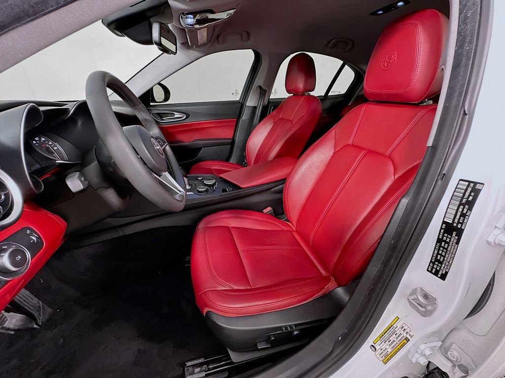 Used 2019 Alfa Romeo Giulia image 20