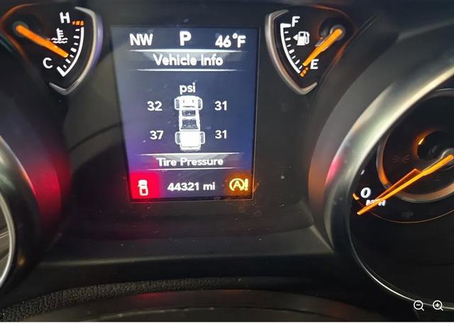 Used 2022 Jeep Gladiator Sport image 4