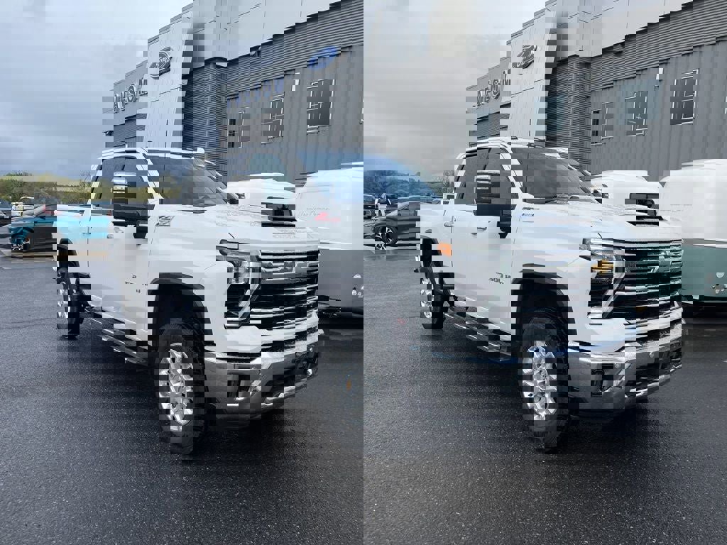 Used 2024 Chevrolet Silverado 2500 LTZ w/ LTZ Premium Package image 38