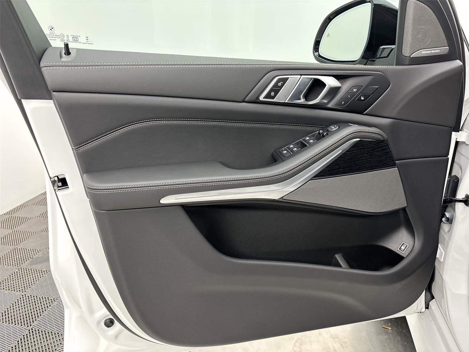 New 2026 BMW X5 xDrive50e w/ Executive Package image 26