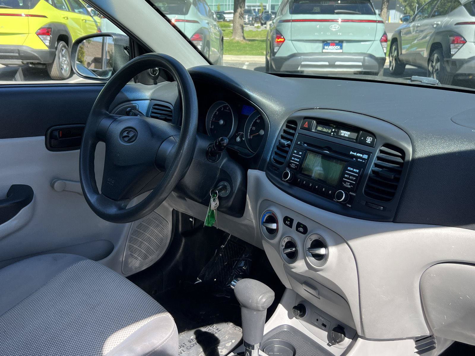 Used 2010 Hyundai Accent GLS FWD image 16