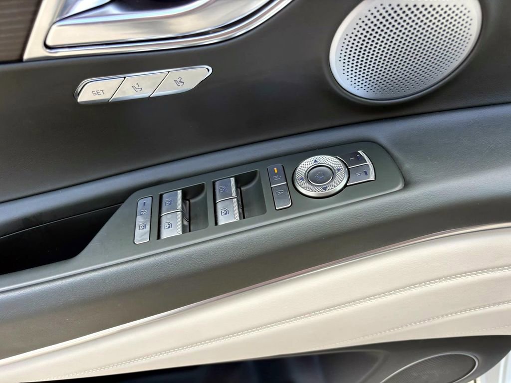 Used 2025 Genesis GV80 3.5T image 13