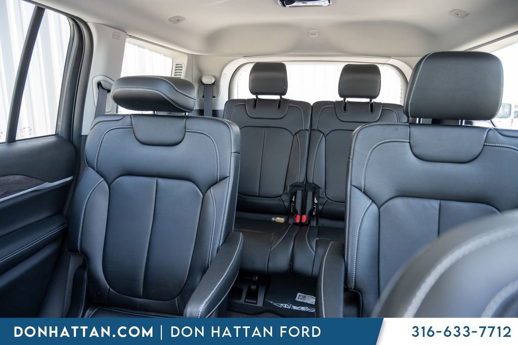 Used 2023 Jeep Grand Cherokee L Limited AWD/4WD image 17