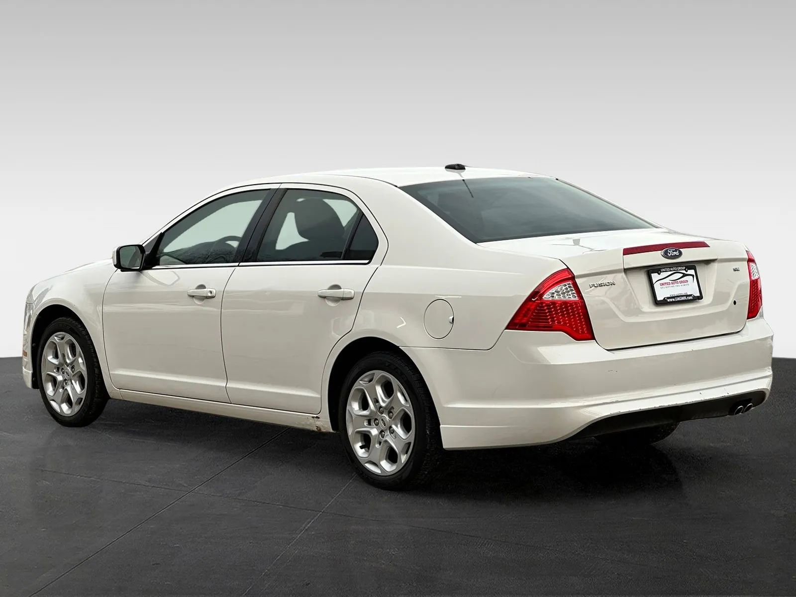 Used 2010 Ford Fusion SE FWD image 5