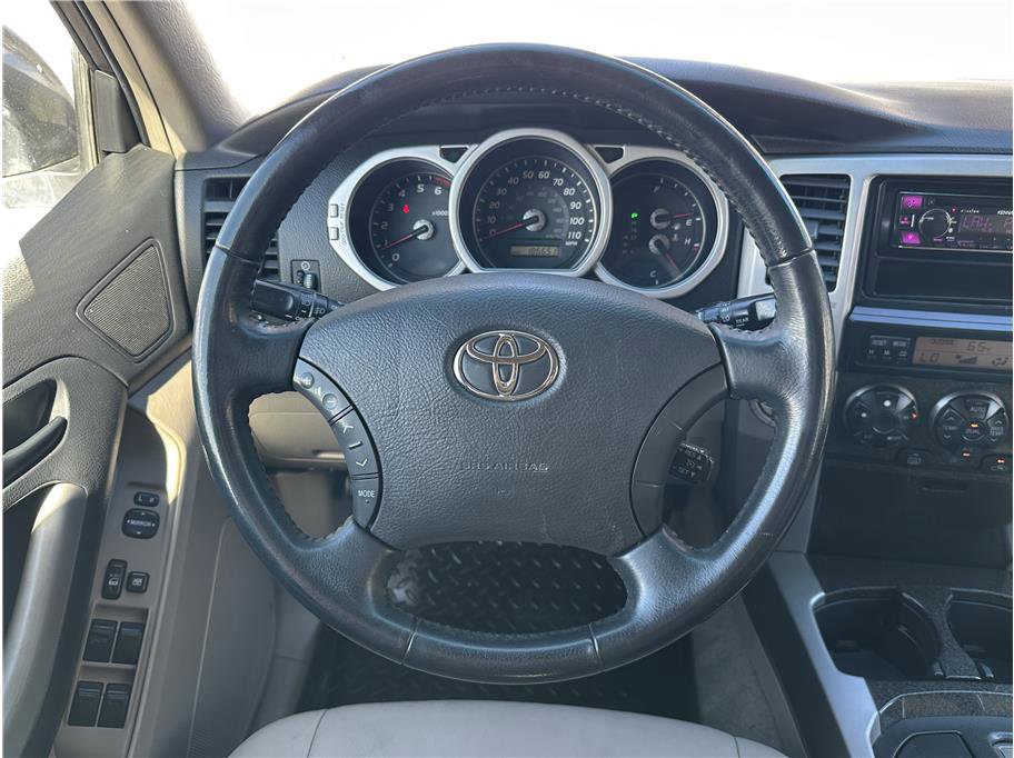 Used 2005 Toyota 4Runner Limited image 23