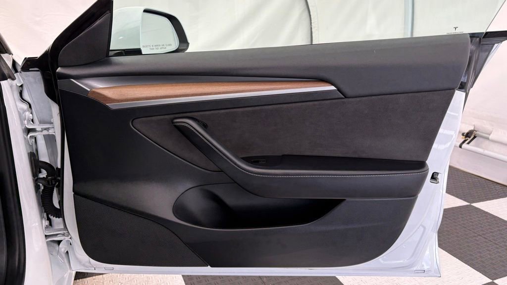 Used 2023 Tesla Model 3 Standard Range image 21