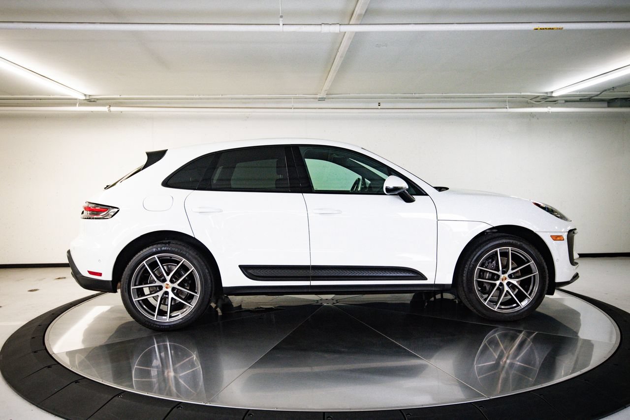 Certified 2023 Porsche Macan AWD/4WD image 8