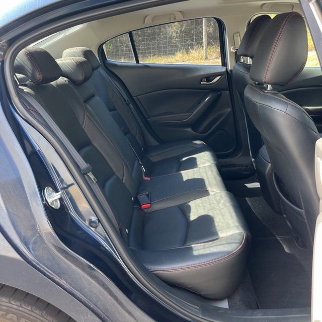 Used 2015 MAZDA MAZDA3 i Grand Touring image 9