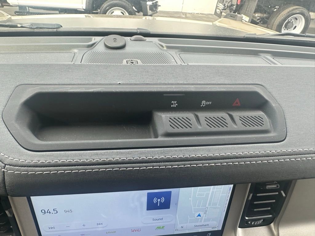 Used 2025 Ford Bronco Outer Banks image 21