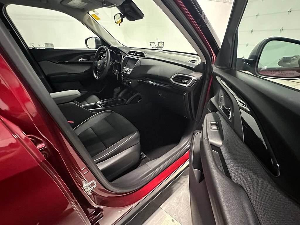 Used 2022 Chevrolet TrailBlazer LS AWD/4WD image 24