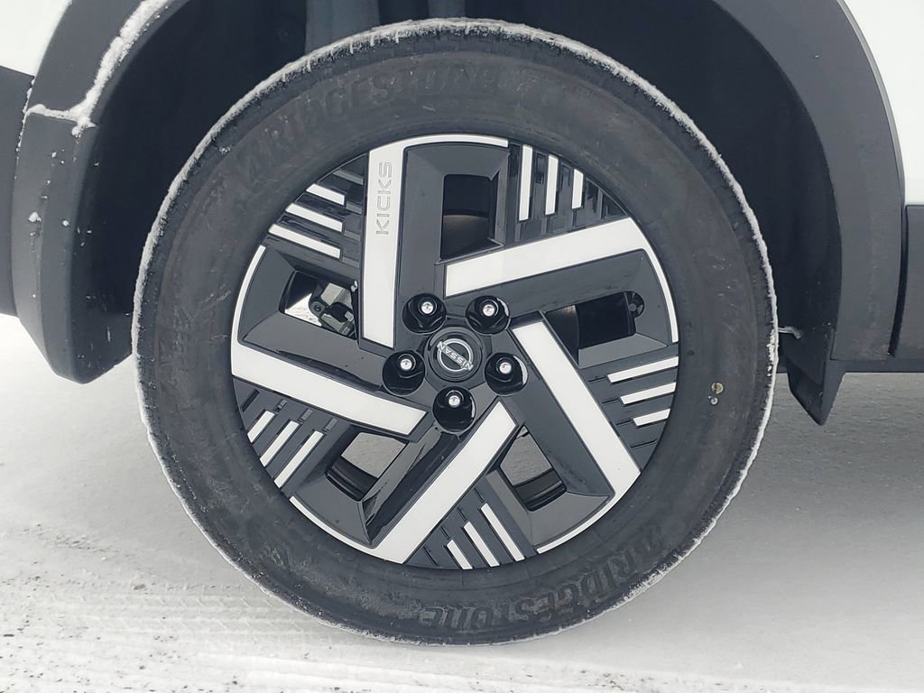 New 2026 Nissan Kicks SV w/ Cold Weather Package image 5