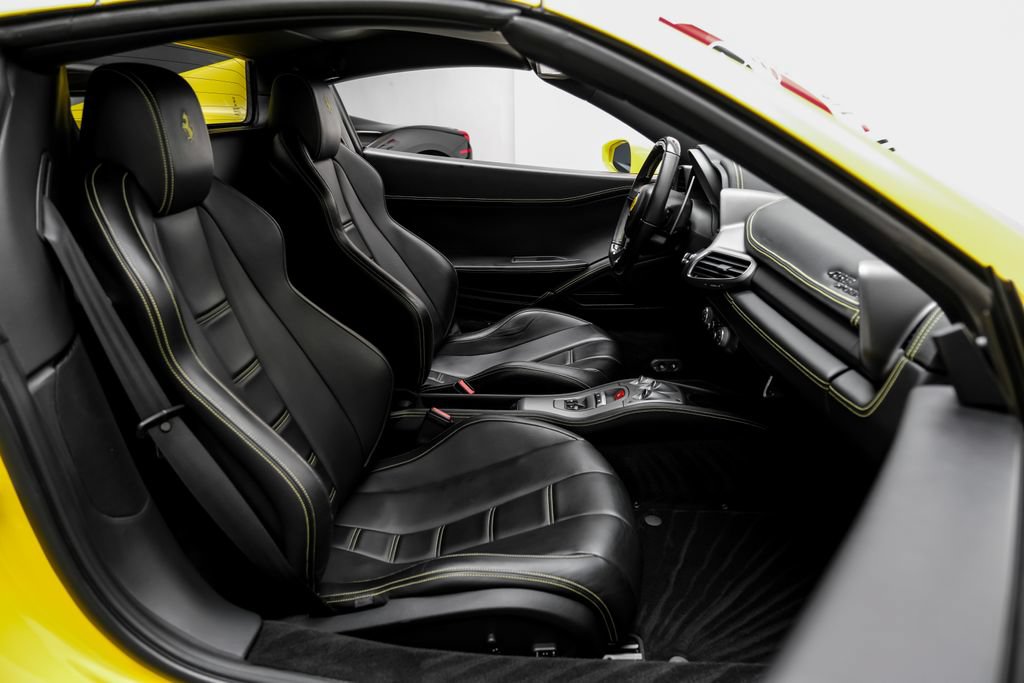 Used 2015 Ferrari 458 Spider RWD image 25