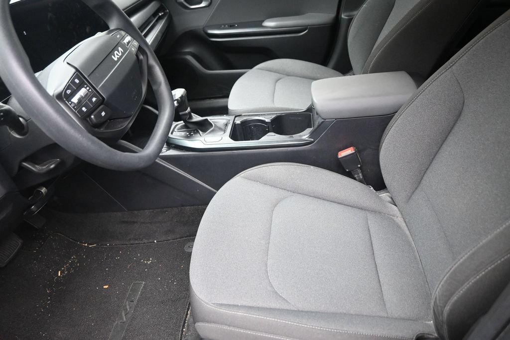 Used 2025 Kia K4 FWD image 11