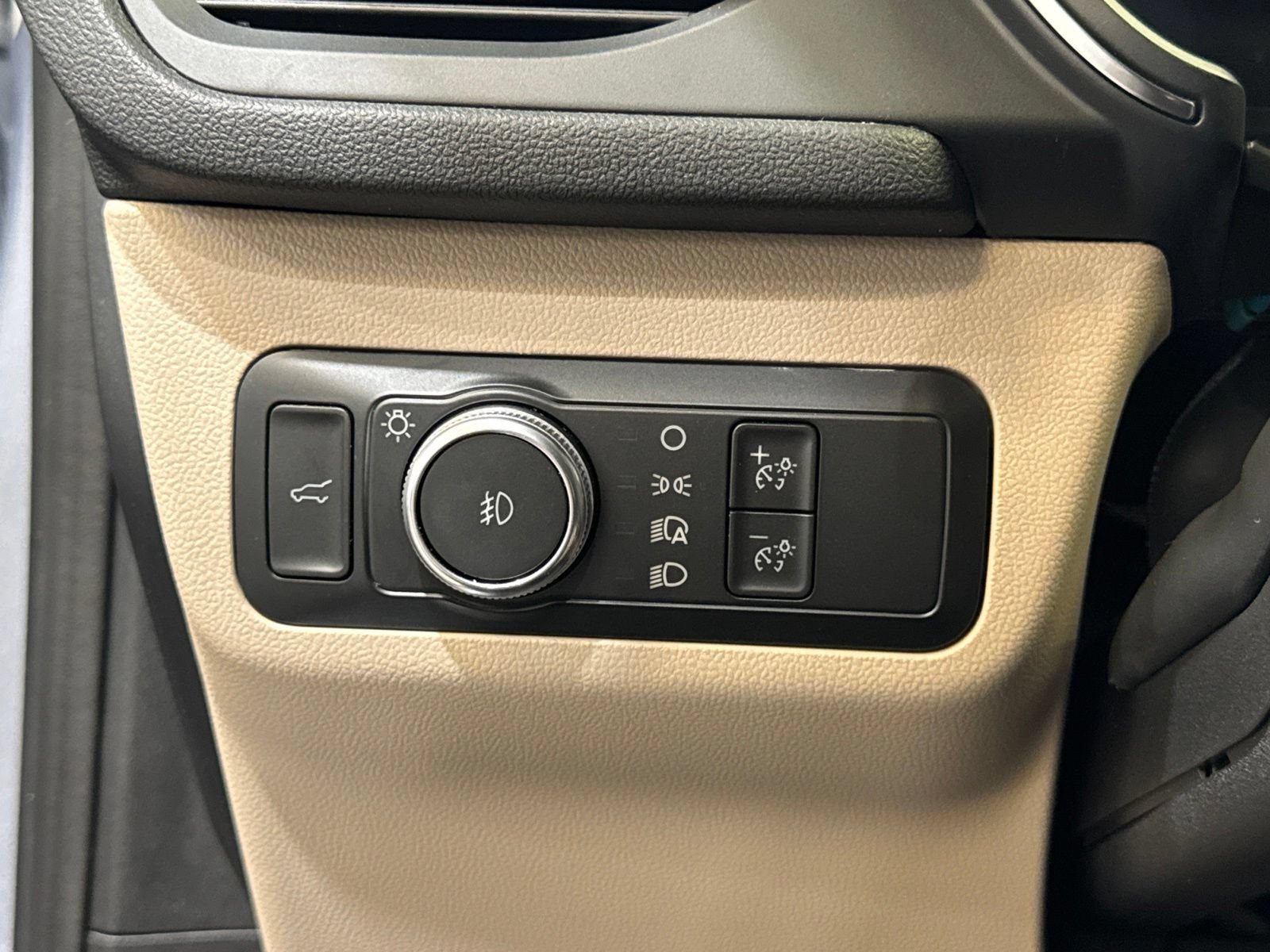 Used 2022 Ford Escape Titanium AWD/4WD image 28