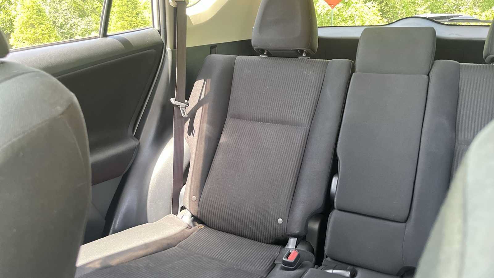 Used 2017 Toyota RAV4 LE AWD/4WD image 33