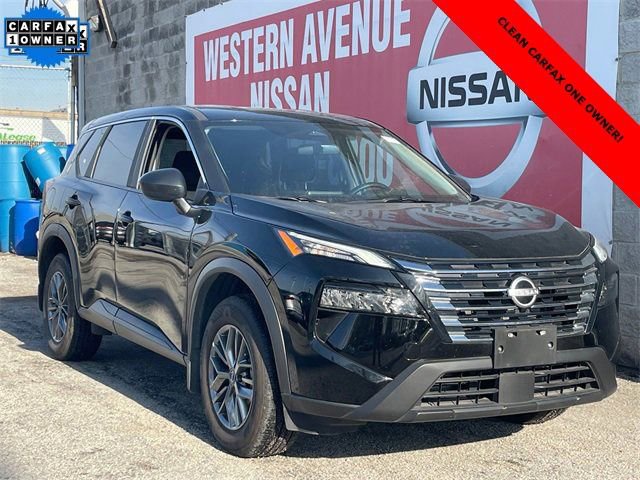 Used 2025 Nissan Rogue S image 1