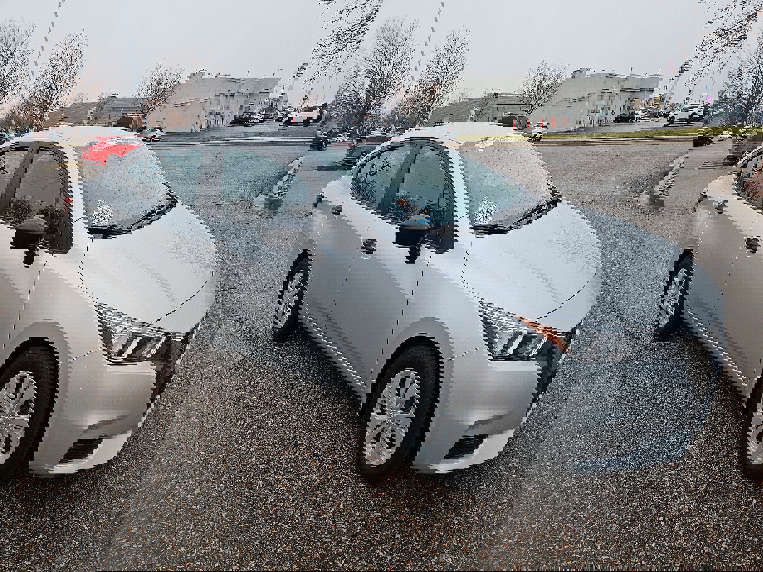 Used 2022 Nissan Versa S image 2